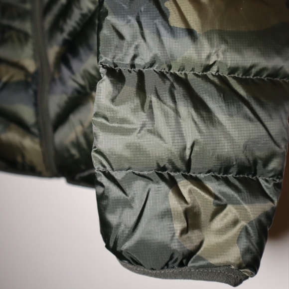 New A&F Lightweight Down-Filled Packable Puffer Jacket OLIVE CAMO - Picture 8 of 12